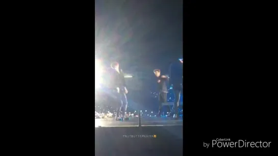 [FANCAM] 170318 EXO - White Noise - Kai focus @ The EXO'rDIUM in Malaysia