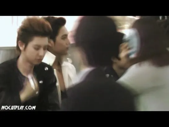 [FANCAM] 12/05/25 KAI - EXO Fansign (PART 2)