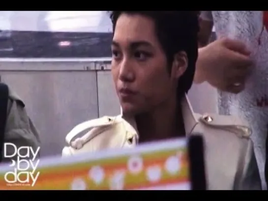 [FANCAM] 12/05/25 EXO fansign KAI focus hot & cute