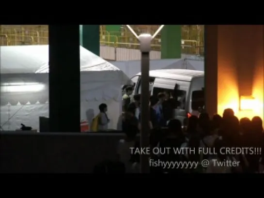 [FANCAM] 121122 EXO leaving Floating Bay after rehearsal