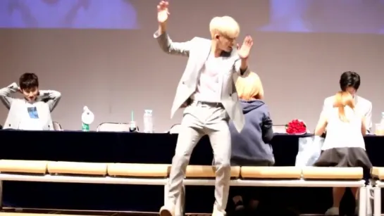 [VK][160522] MONSTA X fancam (Wonho focus) @ Dongja Art Hall Fansign