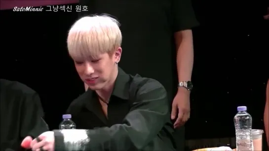 [VK][160813] MONSTA X (Wonho focus) @ CGV Sinchon Artreon Fansign