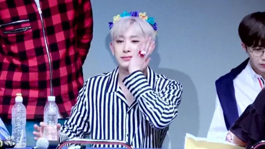 [VK][170506] Monsta X: Wonho focus @ Sinchon Fansign