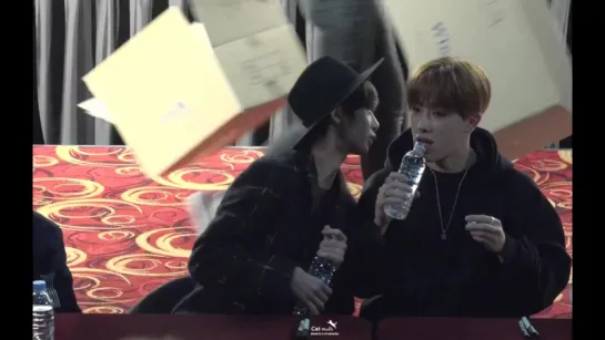 [VK] [15.11.2015] Monsta X Fansign Myeongdong (Hyungwon, Wonho)