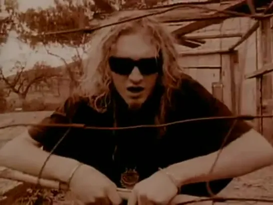 Alice In Chains - Man in the Box (Official Video) 1990