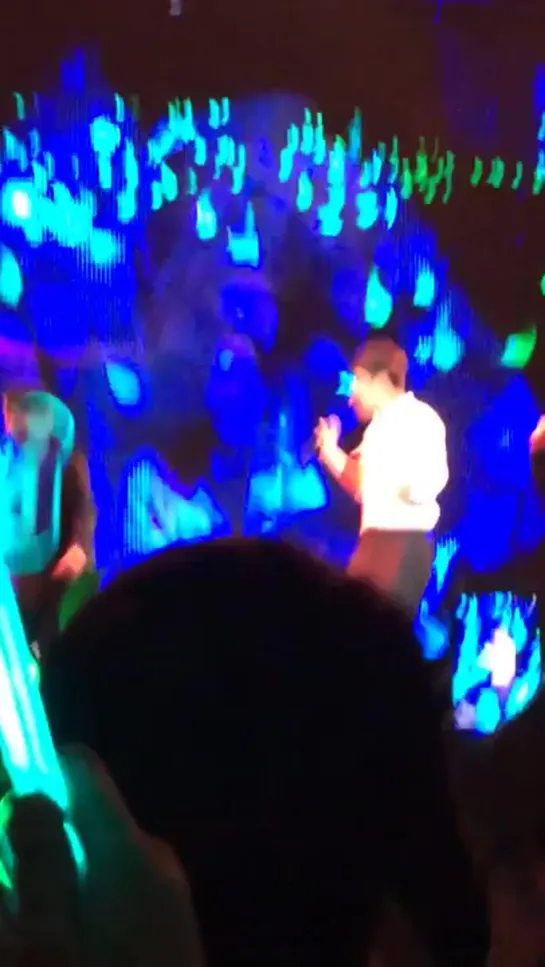 13.12.21 Lee Seung Gi Shanghai FM Fancam 9 [hAmn9bx1Cn4]