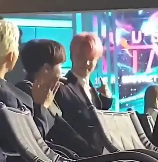 [VK][190424] BTS Jimin's reaction to MONSTA X's Wonho @ The Fact Music Awards 2019