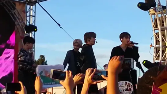 [VK][181130] MONSTA X fancam - Rush @ Jingle Ball Village in Los Angeles