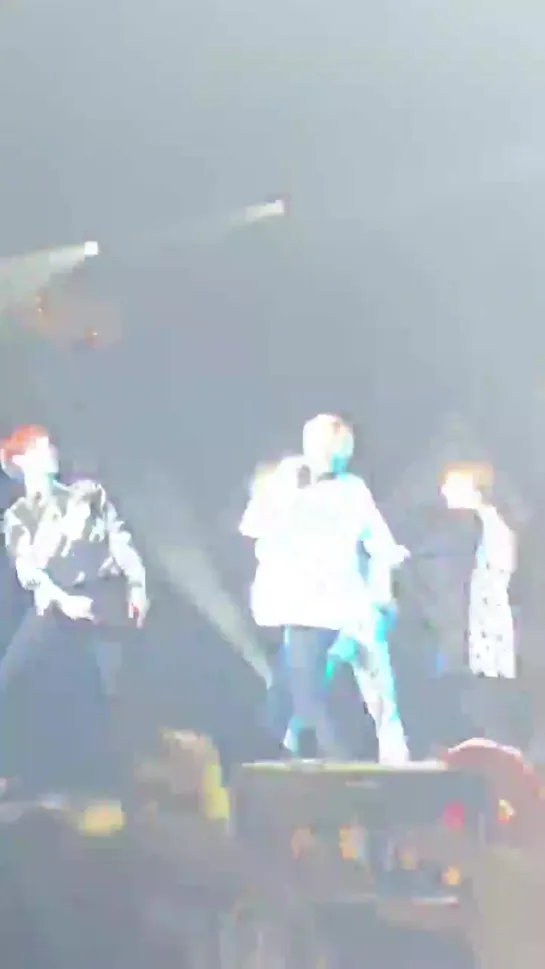 [VK][191211] MONSTA X fancam - Follow @ 2019 Jingle Ball in Philadelphia