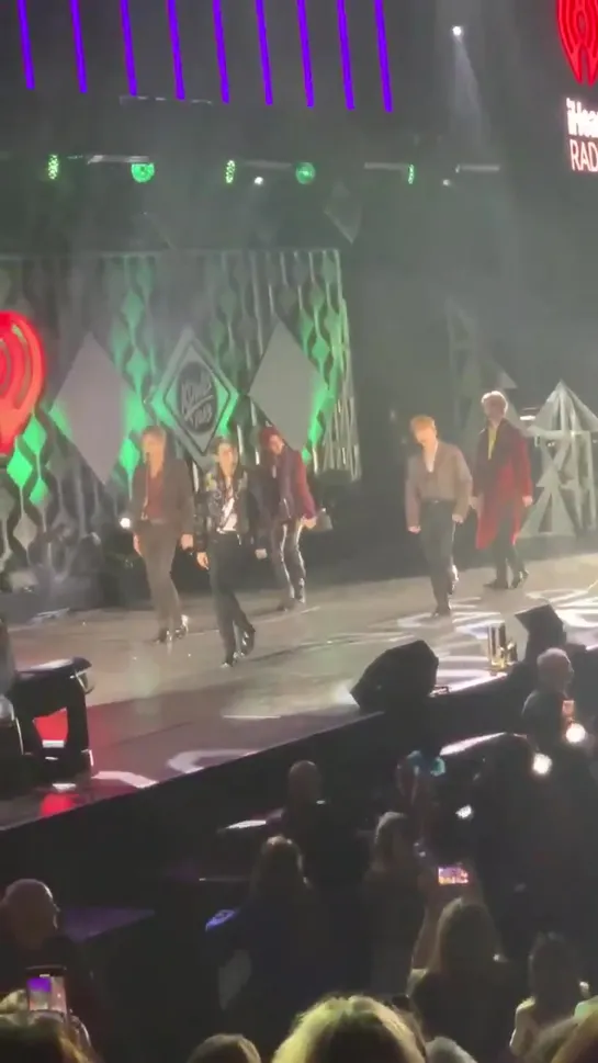 [VK][191209] MONSTA X fancam - Who Do U Love @ 2019 Jingle Ball in Minnesota