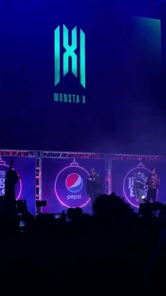 [VK][191207] MONSTA X fancam - Who Do U Love @ PEPSI Jingle Bash