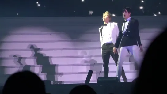 [fancam][17.12.2019] Christmas Party in Tokyo - Spotlight (Shownu focus)