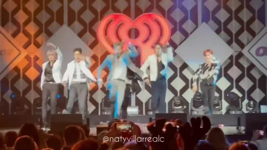 [fancam][11.12.2019] iHeartRadio 'Jingle Ball Tour' in Philadelphia - FOLLOW