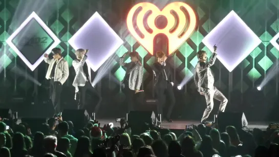 [fancam][11.12.2019] iHeartRadio 'Jingle Ball Tour' in Philadelphia - WHO DO U LOVE