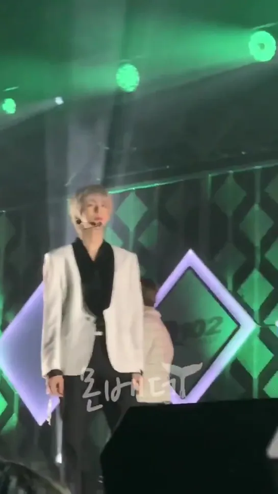 [fancam][11.12.2019] iHeartRadio 'Jingle Ball Tour' in Philadelphia - Play it Cool (Hyungwon focus)