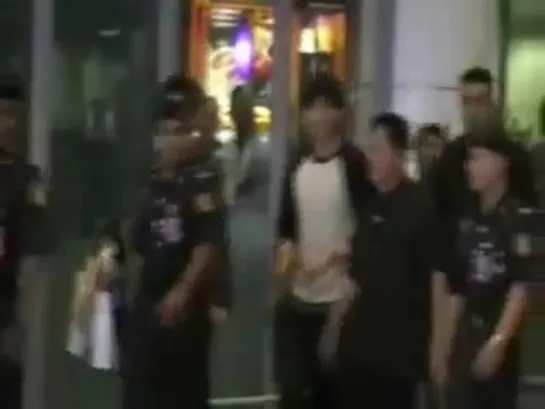 [FanCam] welcome to Malaysia 이승기 Lee Seung Gi [NFqeFh1Kw8c]