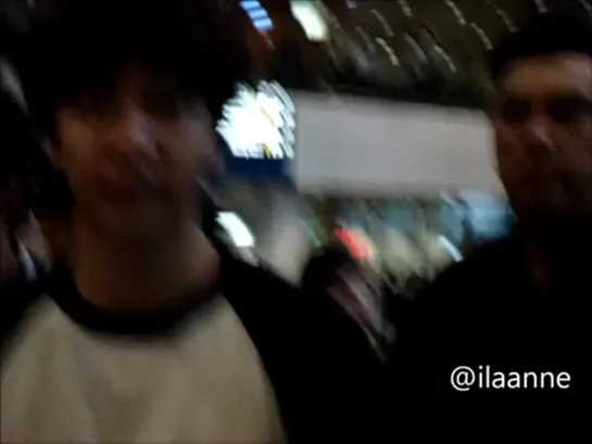 [FANCAM] 121101 Lee Seung Gi at KLIA, Malaysia [fDbmHB1v8_8]