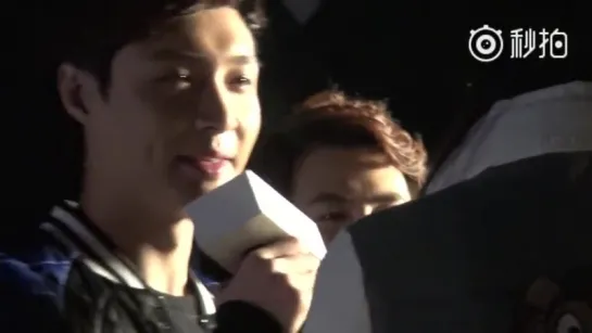 [FANCAM] 160111 EXO LAY @ Pancoat中国 Fashion Show  Press Conference in Shanghai