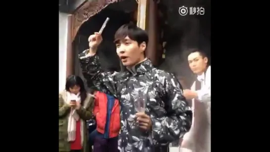 [FANCAM] 151222 #LAY @ Recording webdrama «Old Nine Gate» (6)