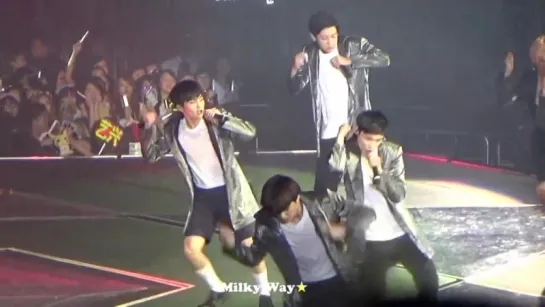 [Fancam] 150817 EXOluXion HKG MAMA ( Lay focus)