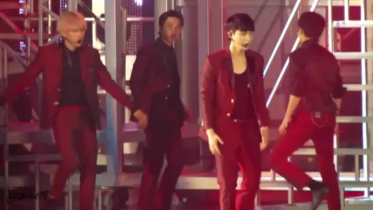 [FANCAM] 150816 EXO LAY @ The EXO’luXion in Hong Kong Exodus Yixing focus