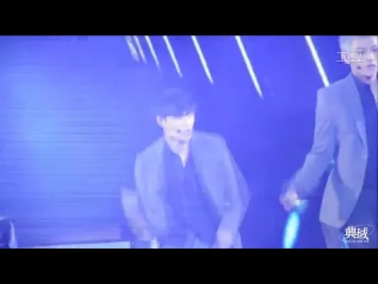 [FANCAM] 140420 EXO-M @ Best of Best in Nanjing (Overdose) - Lay focus (1)