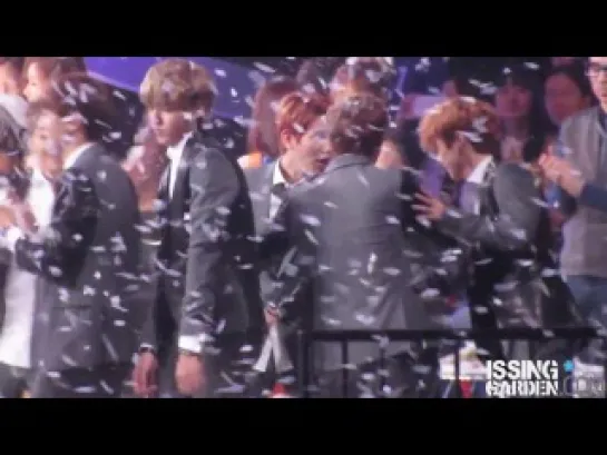 [FANCAM] 131122 Lay Focus @ MAMA 2013 Ending