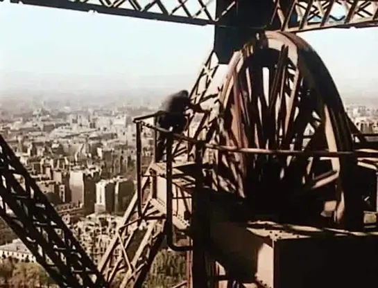 El hombre de la Torre Eiffel