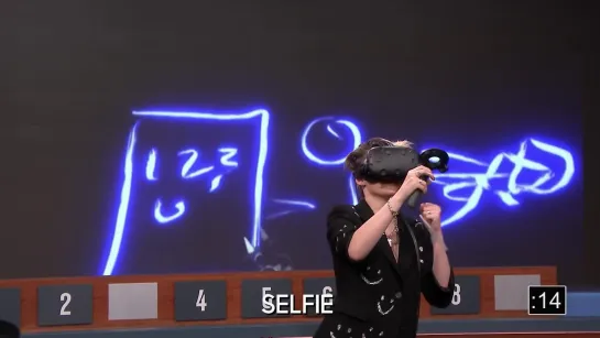 Virtual Reality Pictionary with Kristen Stewart, Gaten Matarazzo