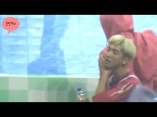 [FANCAM][140113] B1A4 (Baro focus)@ Idol Star Athletics Championship