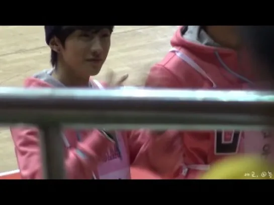 [FANCAM][140113] B1A4 (Jinyoug focus) @ Idol Star Athletics Championship