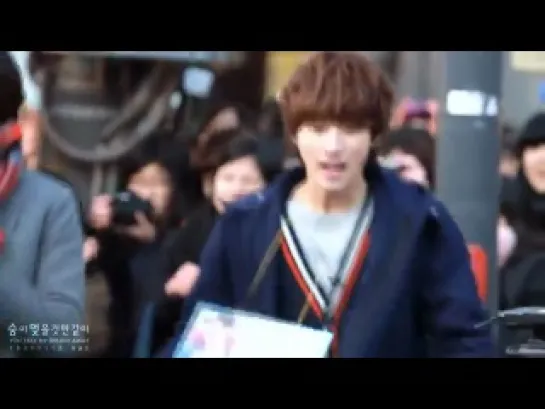 120104 Lovely Jinyoung at Guerilla concert hongdae