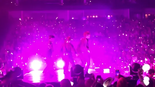 [13.07.2019][Fancam] The 3rd World Tour WE ARE HERE in Berlin - Play it Cool