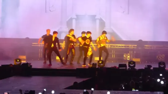 [VK][09.07.2019][Fancam] The 3rd World Tour WE ARE HERE in London - ALLIGATOR