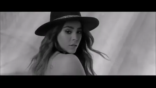 Danna Paola - Dos Extraños