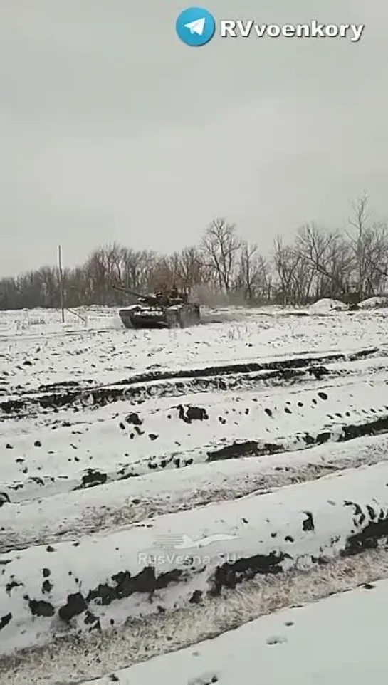 Танки "Отважных" идут в бой у Кременной
Наши войска продолжают наступление на линии фронта у Сватово-Кременной. Под прикры