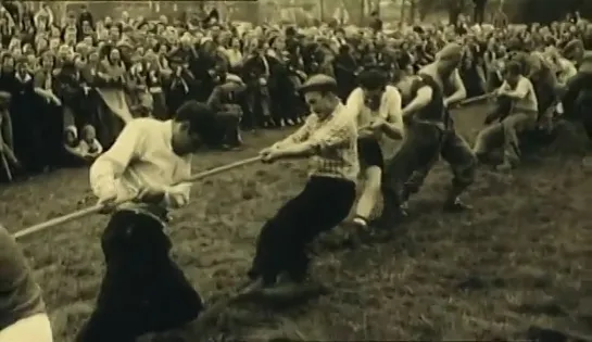 PAUL McCARTNEY Tug Of War 1982