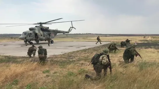 Высадка тактического десанта спецназа ЮВО на полигоне Кадамовский