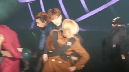 [VK] [27.12.15] Monsta X - Hero @ SBS Gayo Daejun