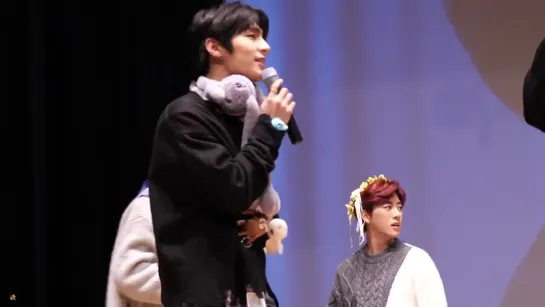 191122 Sungyoon singing Fantasia | Beatroad Fansign