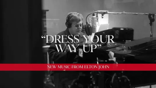 Elton John Performs "Dress Your Way Up" ("THE DEVIL WEARS PRADA")