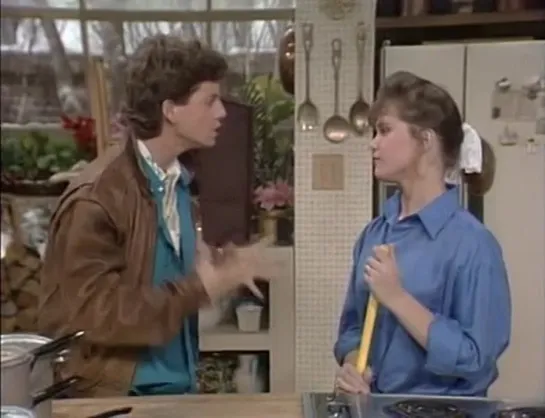 Проблемы роста / Growing Pains, (1985–1992) сезон 2 серия 12  /  s02e12.higher.education.