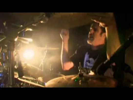 Six Feet Under - No Warning Shot (Wake The Night! Live In Germany, 2011)..