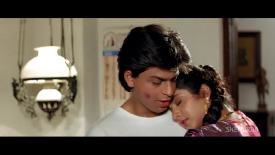 Shah Rukh Khan romantic moment with Divya Bharti (HD) - Deewana {1992} - Best Romantic Movie