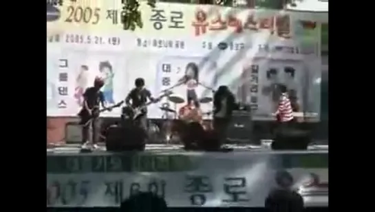 Jonghyun Pre-debut Playing with his band the bass