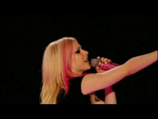 Avril Lavigne - "Girlfriend" (Live) [HD]