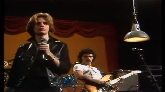 Daryl Hall & John Oates - Ennui On The Mountain