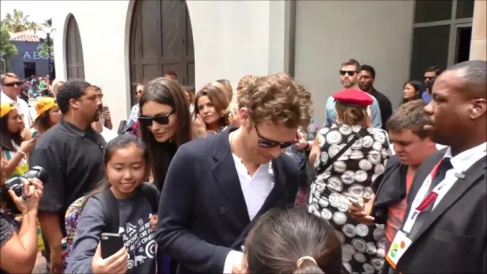 Joseph Morgan greet fans at Comic Con