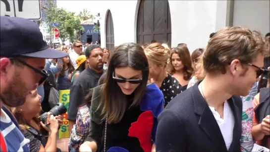 Phoebe Tonkin greet fans at Comic Con