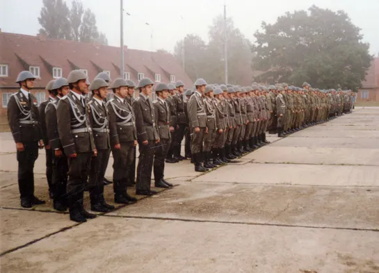 Die Nationale Volksarmee Aufbau, Strukturen und Strategien